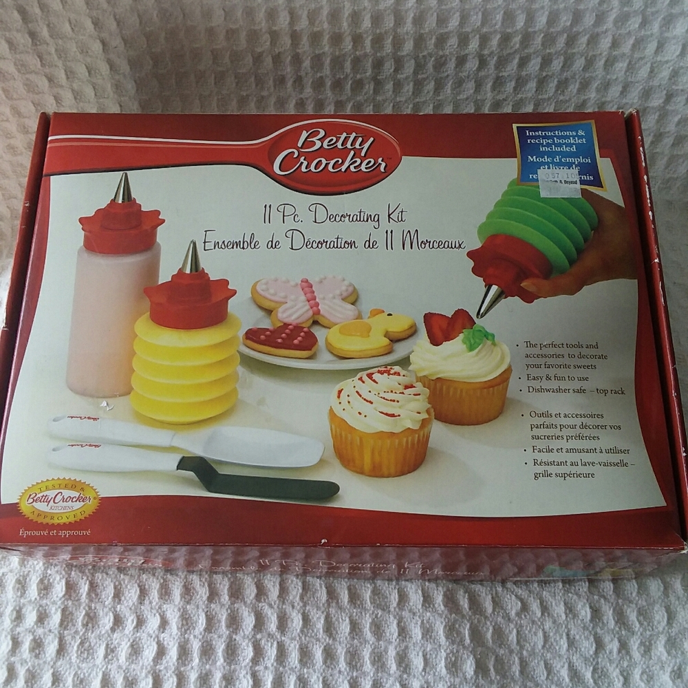 Betty Crocker 11 Piece Decorating Kit